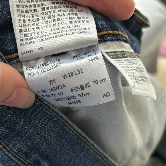 Levi's 524 Straight Medium Wash Jeans - Picture 4 of 4